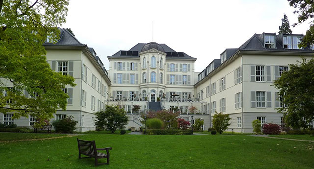 Blick auf die Villa Camphausen 